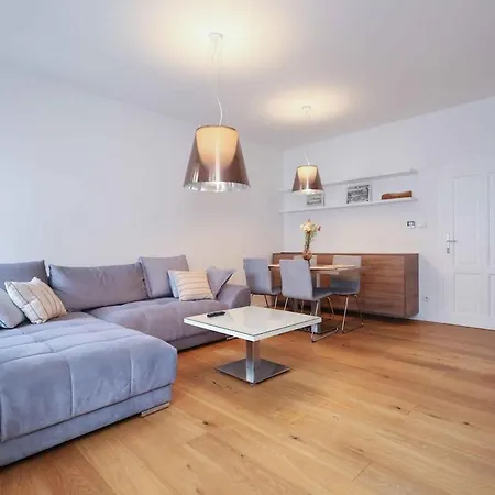 Klobucnicka-beautiful In The Heart Of Old Town Apartmán