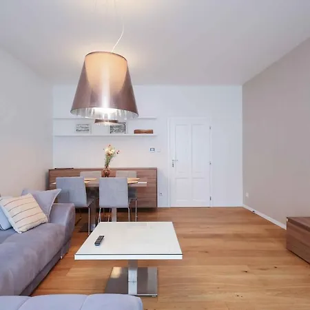 Klobucnicka-beautiful In The Heart Of Old Town Apartmán