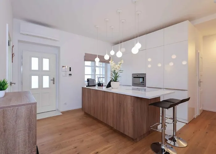 Klobucnicka-beautiful In The Heart Of Old Town Apartment *