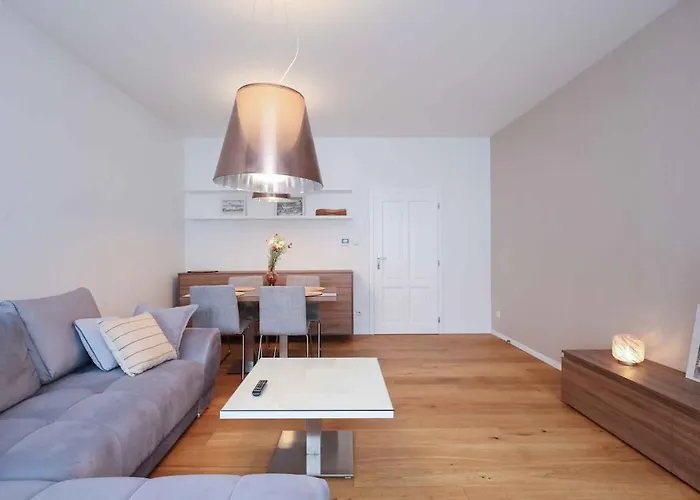 Klobucnicka-beautiful In The Heart Of Old Town Apartment